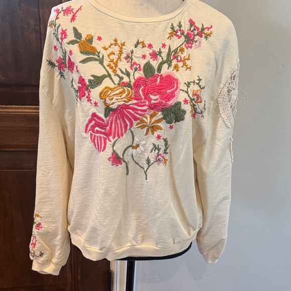 Anthropologie Tops - Anthropologie Floral Embroidered Cream Top
